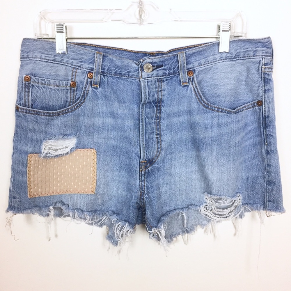 LEVI’S 501 Cutoff Jean Shorts Frayed Patch Boho 31